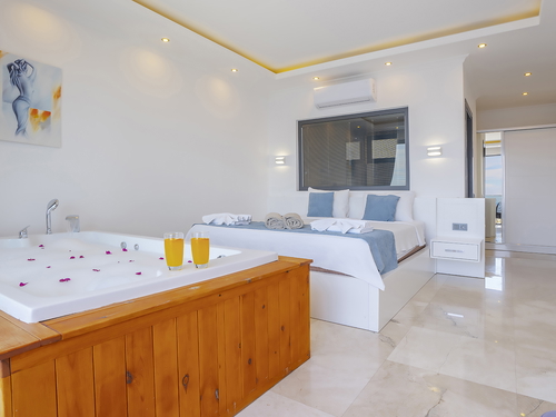  gece  -  Kasım
  | Kalkan Kördere'de Deniz Manzaralı 8 Kişilik Aile Villası: Çocuk Havuzlu ve Jakuzili